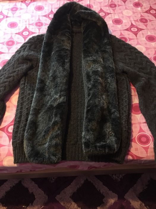 Haina lana cu guler de blana geaca hanorac Zara Man