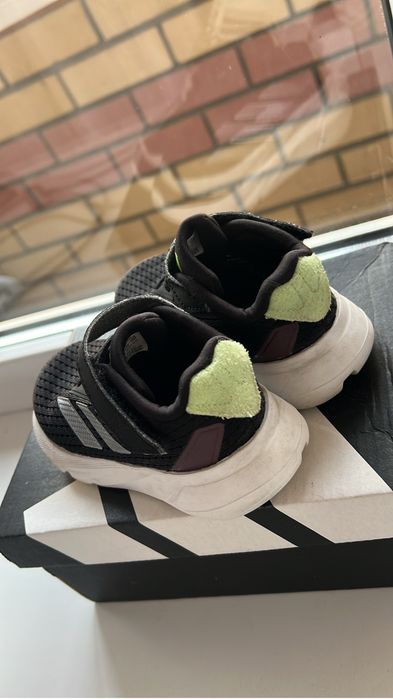 Летние кроссовки Adidas оригинал 23размер