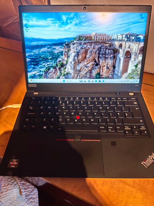 Лаптоп Lenovo Thinkpad T495, 16gb DDR4 RAM, 512GB NVME SSD,  AMD 5 PRO 3500U