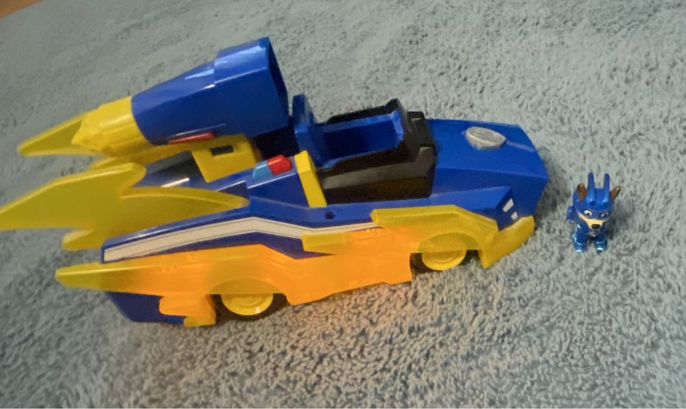 Patrula Catelusilor, Chase cu masina care se transforma