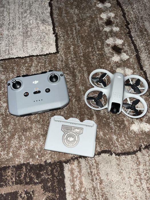 vand Drona Dji neo Fly More Combo