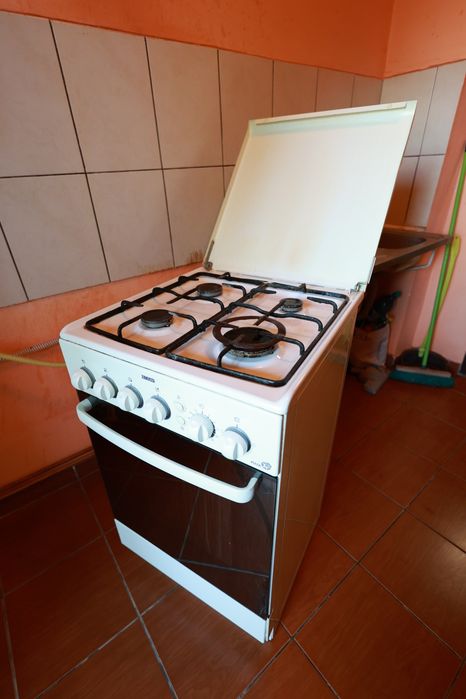 Vand aragaz Zanussi in stare foarte buna