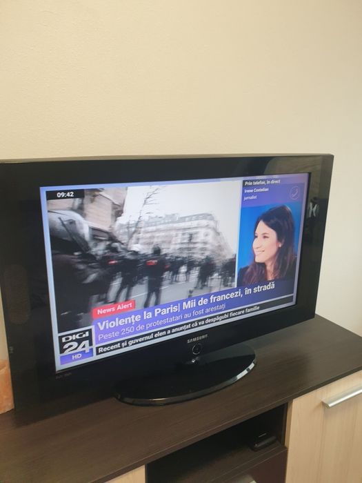 Televizor Samsung diagonala 80 cm. Defect.Pret 180 lei fix