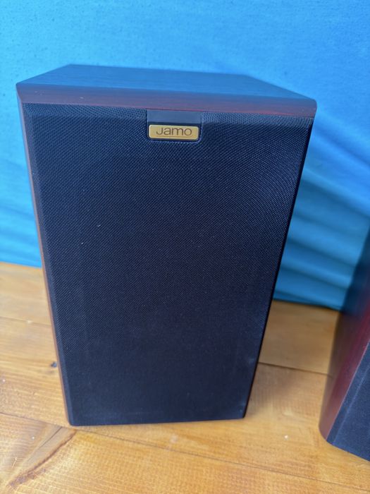 Vand Boxe Jamo Cornet 35