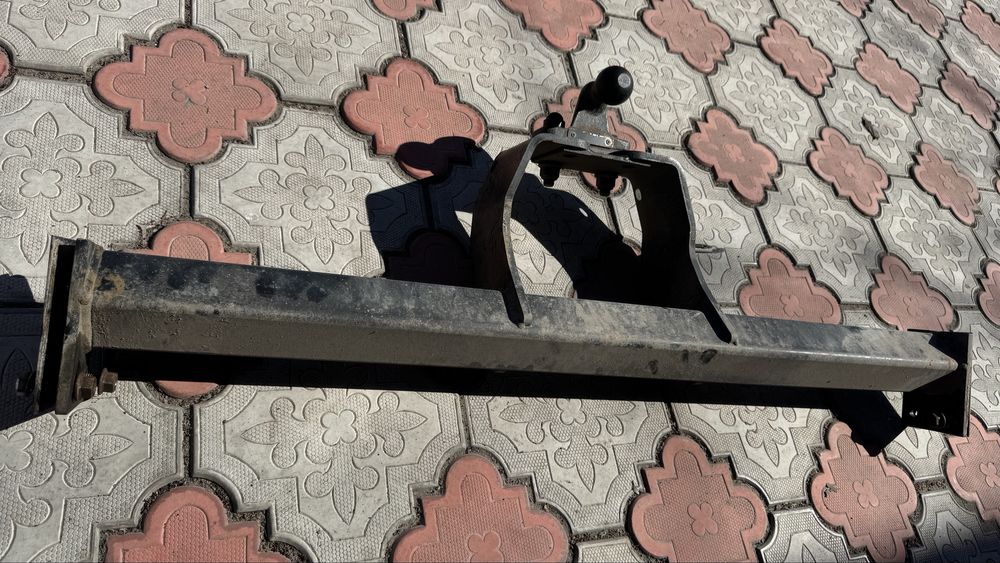 Фаркоп toyota hilux