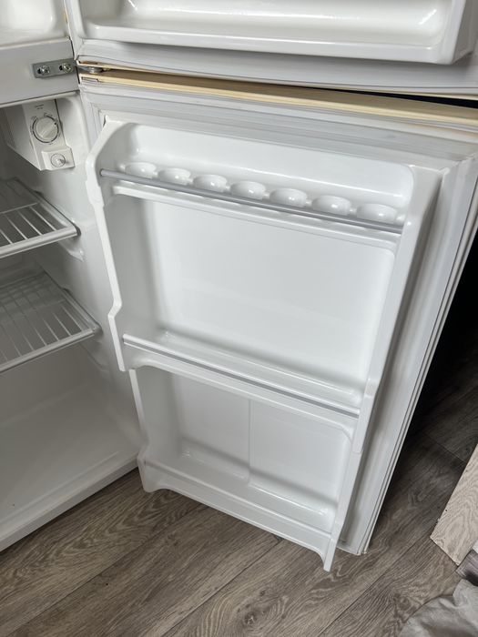 Продам холодильник Daewoo FR-171