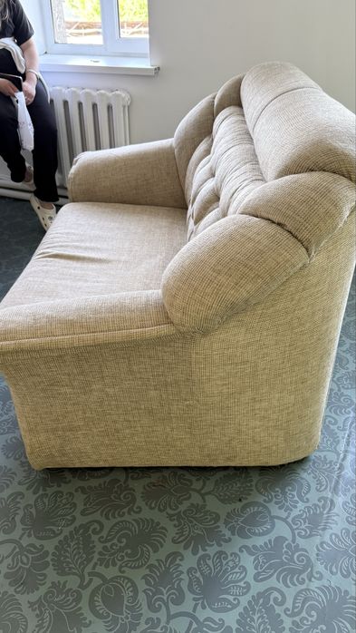 Продам диван небольшой