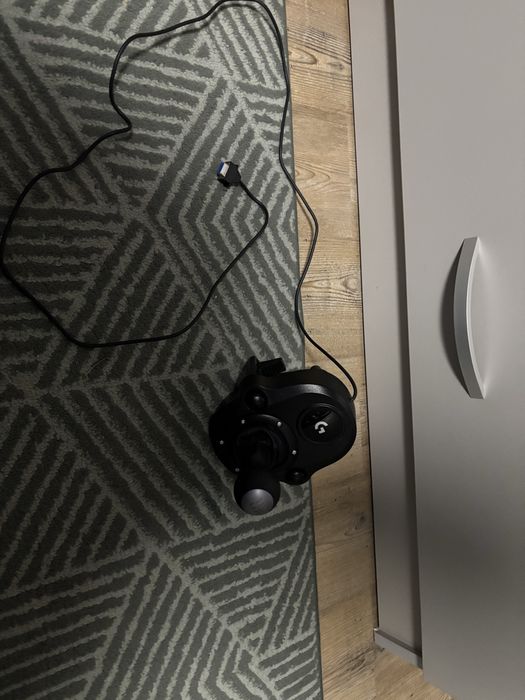 Volan logitech g920 cu schimbator pentru pc/xbox foarte putin folosit