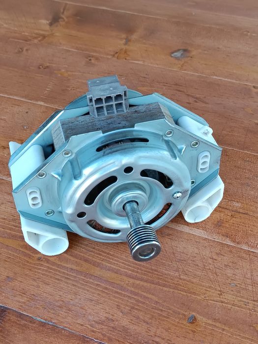 Электродвигатель безколлекторный