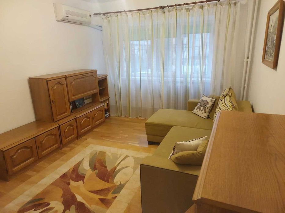 Închiriere apartament 3 camere Pacurari Alpha Bank