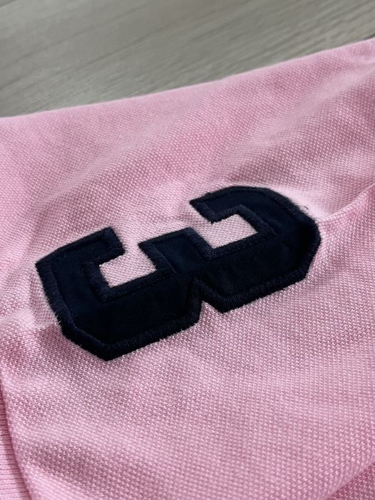 Polo shirt pink.
