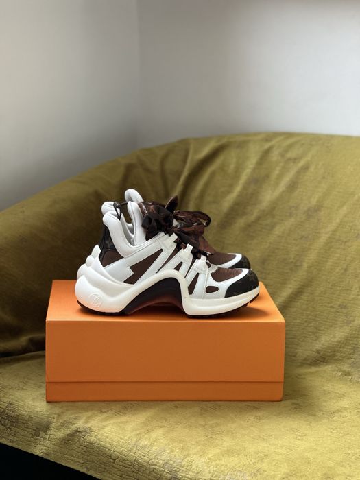 Louis Vuitton Archlight 38