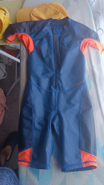Papuci și combinezon copii 6 ani