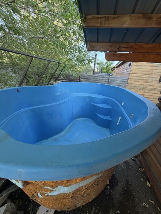 Продам  компазитный  бассейн Лагуна
