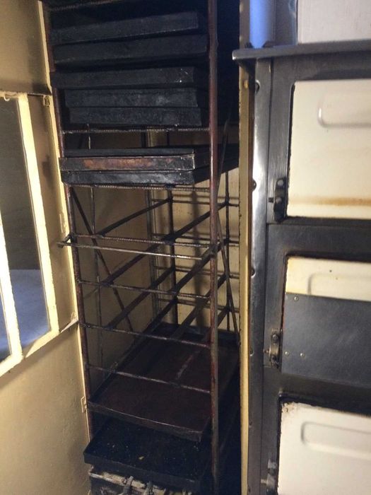 Колички за тави за закуски