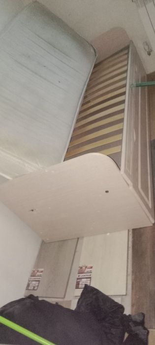 Продам кровать для спальни