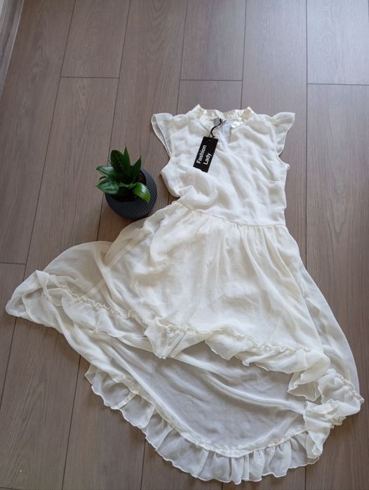 Нови роклички размер С