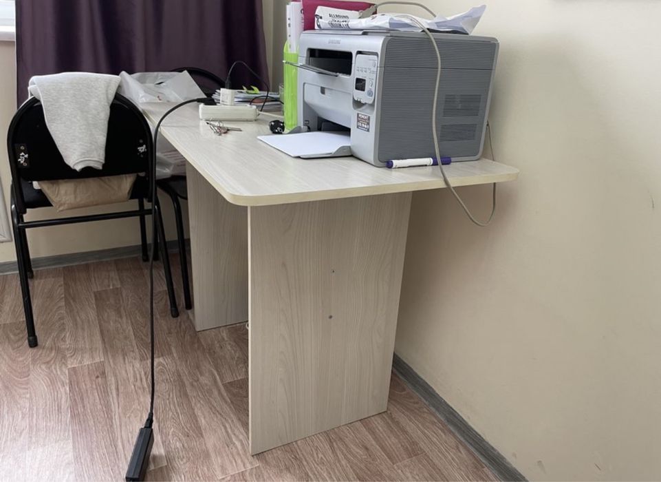 Продам стол для офиса или кухни