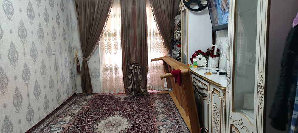 Uy Sotiladi. Xamma Sharoyiti bor