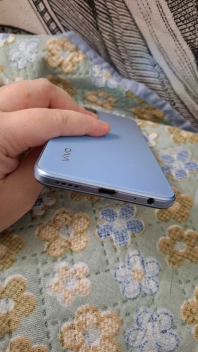 Vivo Y33s продам