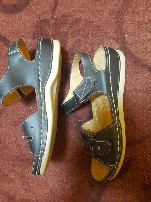 Сандали - нови - 38 номер!