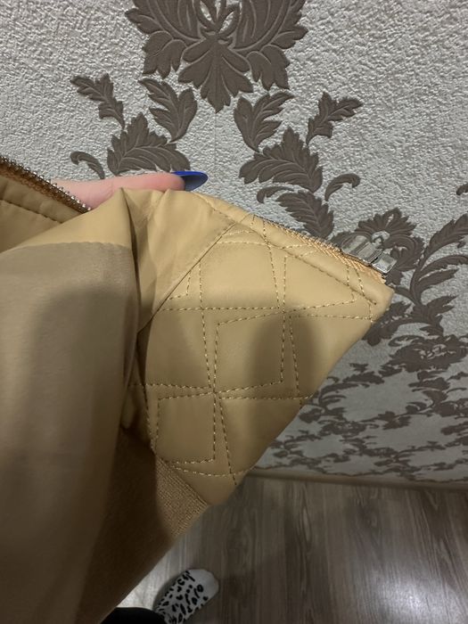 Продам куртку женскую