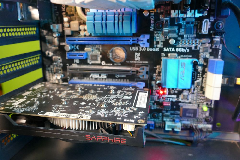 Pc Gaming AMD FX-8350,AMD RADEON RX 560,16 GB DDR3,500 GB SSD OPT