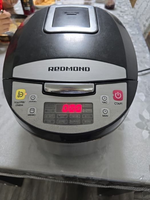 Продам две мультиварки.