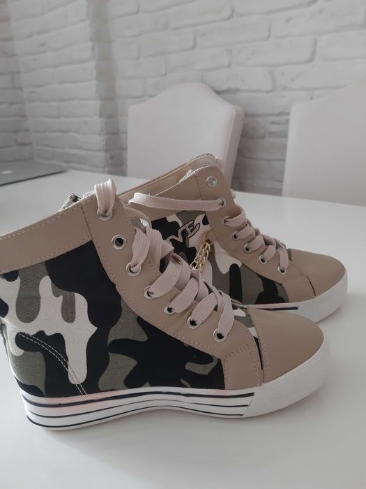 Мода дрехи и обувки