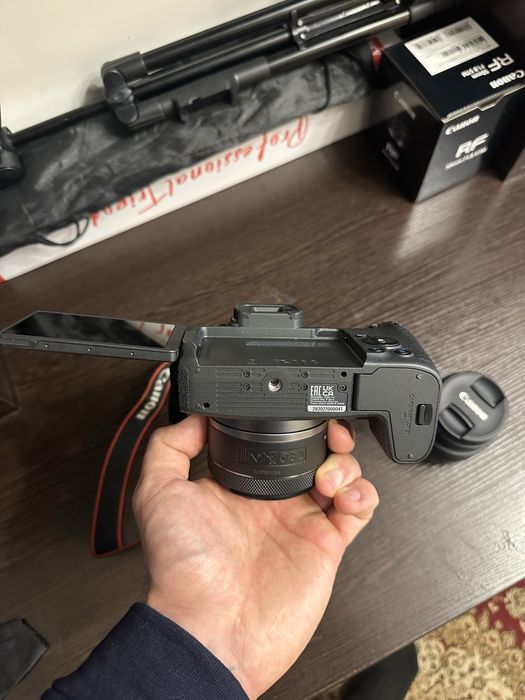 Продам Canon EOS R8 kit RF 24-50mm f/4.5-6.3 IS STM