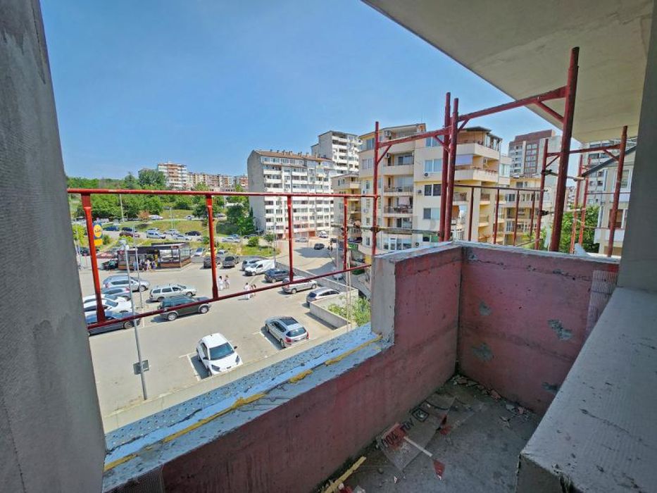 Продава се Тристаен апартамент в Велико Търново, Колю Фичето - 90 кв.м за 1334 €/кв.м - Снимка #1