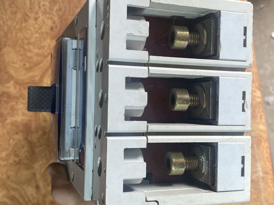 Выключатель Legrand