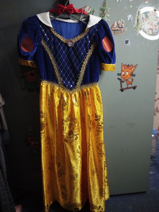 Продам детские новогодние платья