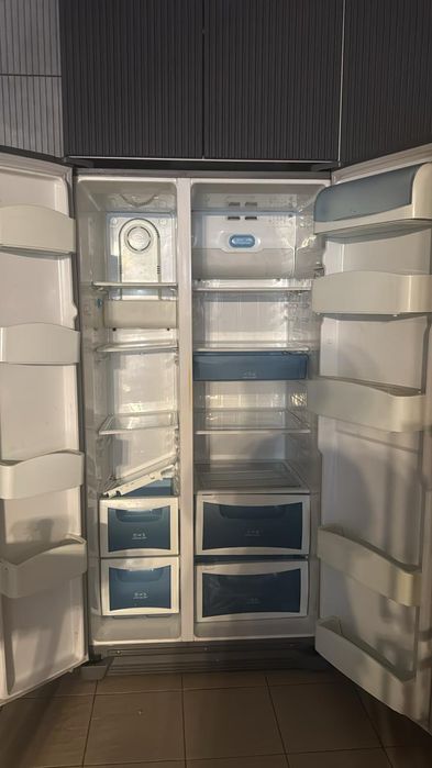 Холодильник двухкамерный