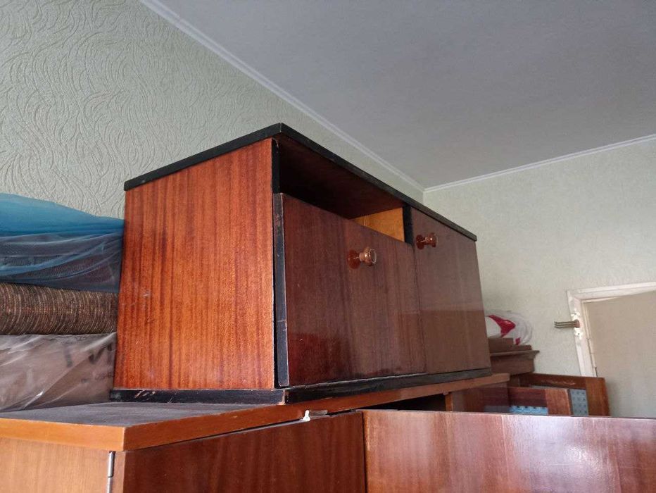 Продам тумбочку под телевизор