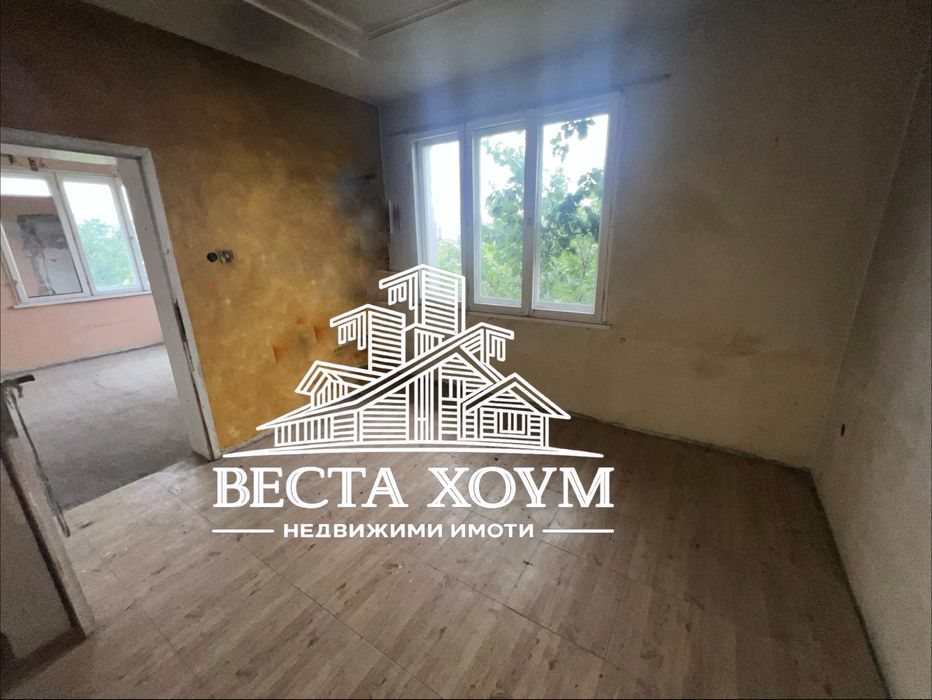 Двуетажна къща в гр. Крън