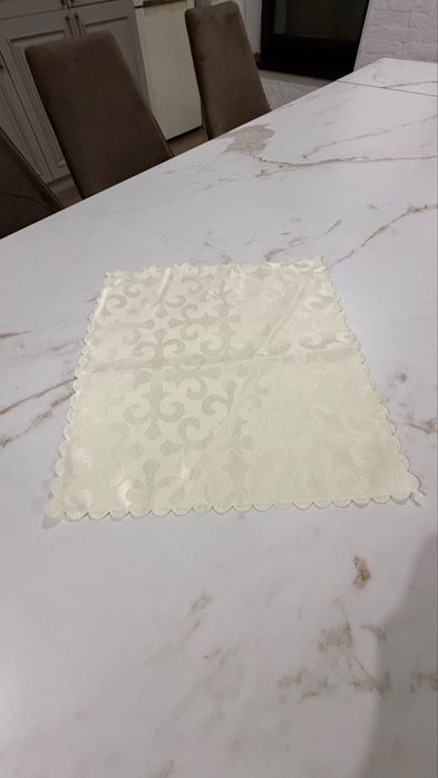 Скатерть и салфетки тканевые