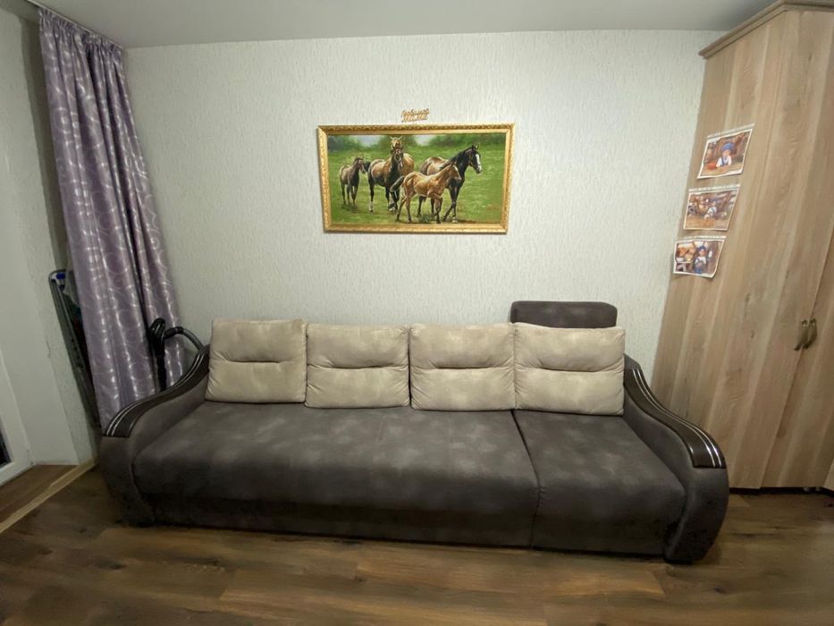 Продается диван (делается угловым)