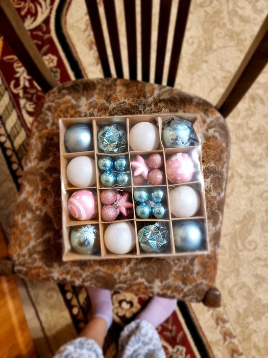 Игрушки ёлочные разные