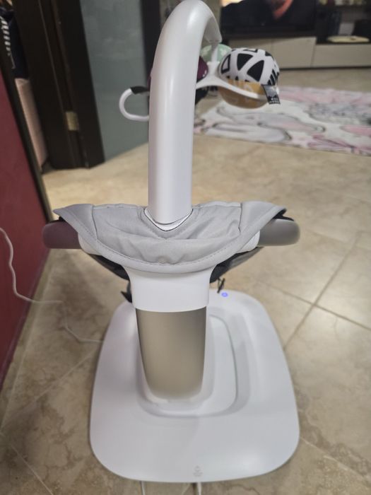 Електрическа бебешка люлка mamaRoo 5.0, сива