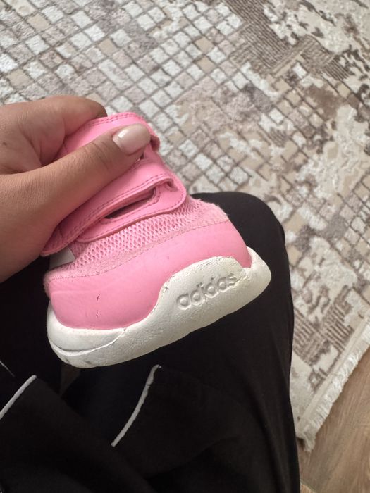 Кроссовки adidas