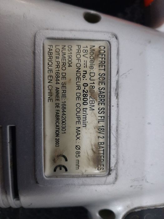 Vând fierăstrău cu acumulator