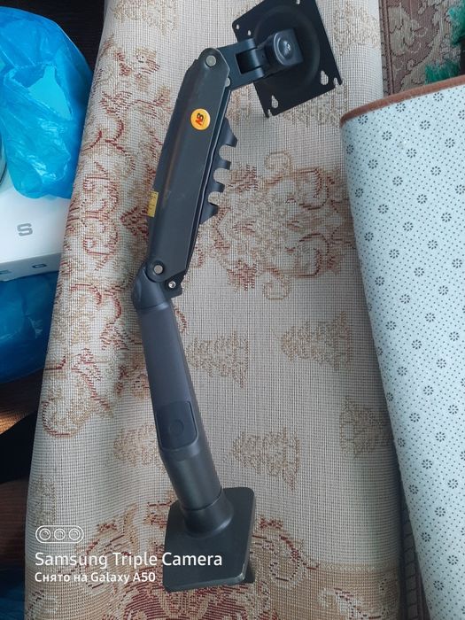 Мышка и кронштейн держатель для монитора