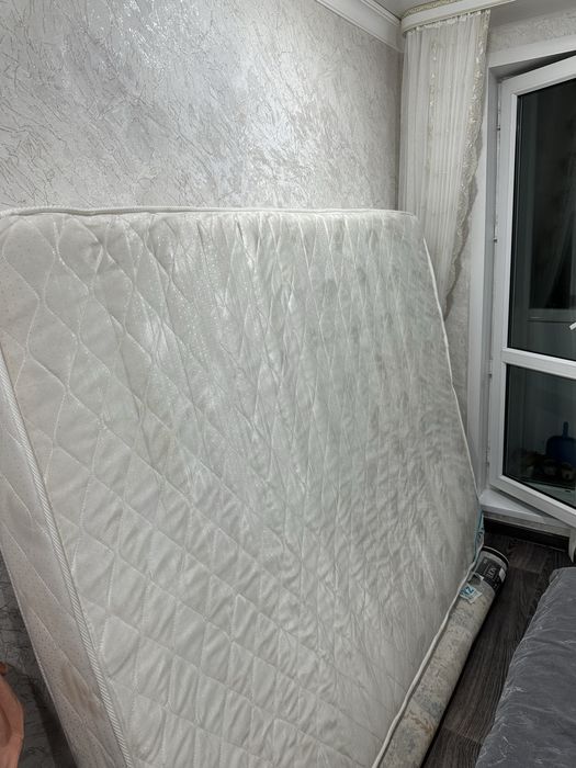 Матрас срочно продам 160/200