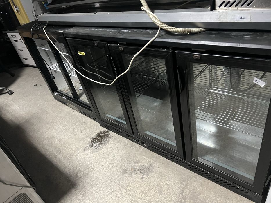 Подбарова хладилна витрина Finox