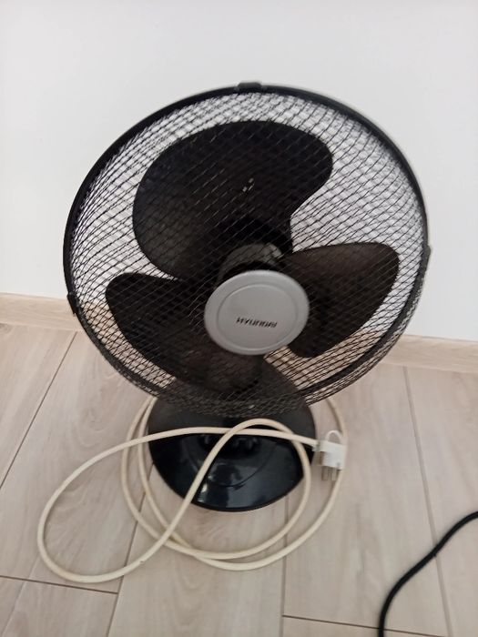 Vând ventilator camera Hyundai 4 trepte
