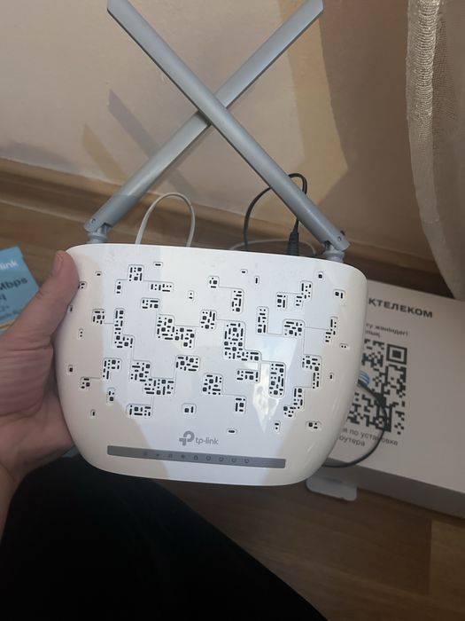 Роутер белый в наличии 2 шт