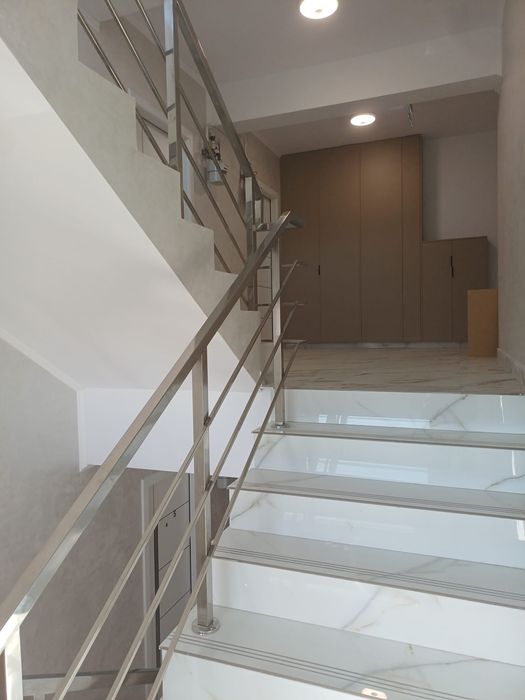 P. fizica, ap. 2 cam, prima inchiriere, parcare inclusa, lângă Casabl