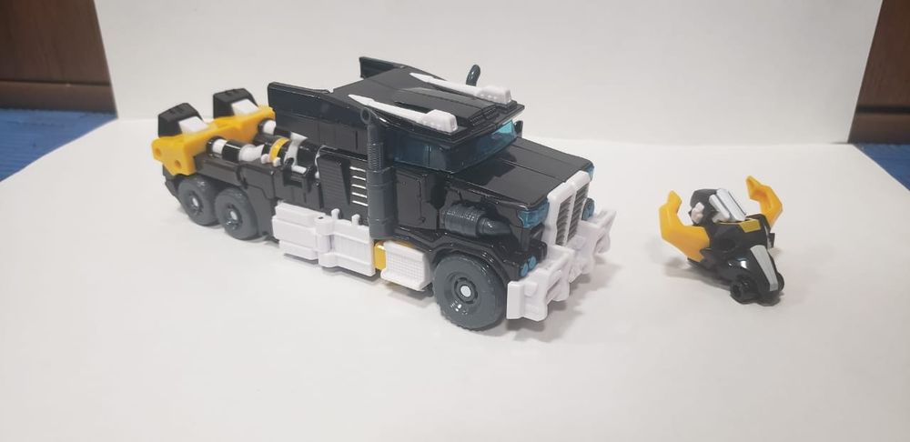 Трансформер Tobot Galaxy Detectives BIG TRAIL