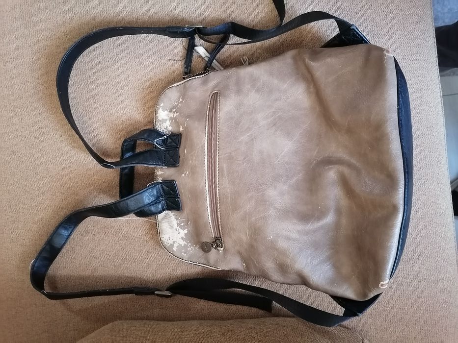 Раничка Desigual. Цена 10 лв.
Има забележки, които могат да се поправя